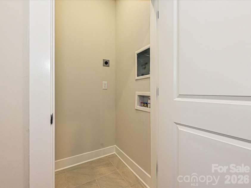 920 Callahan Street, Charlotte, NC 28206.  MLS# CAR4208866, YatesRealty ID 2500. Laundry