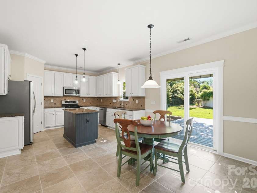 1411 Kronas Circle, Waxhaw, NC 28173.  MLS# CAR4383292, YatesRealty ID 25001. 