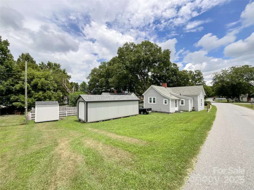 43 Mandalay Place, Concord, NC 28027.  MLS# CAR4278783, YatesRealty ID 25001. 