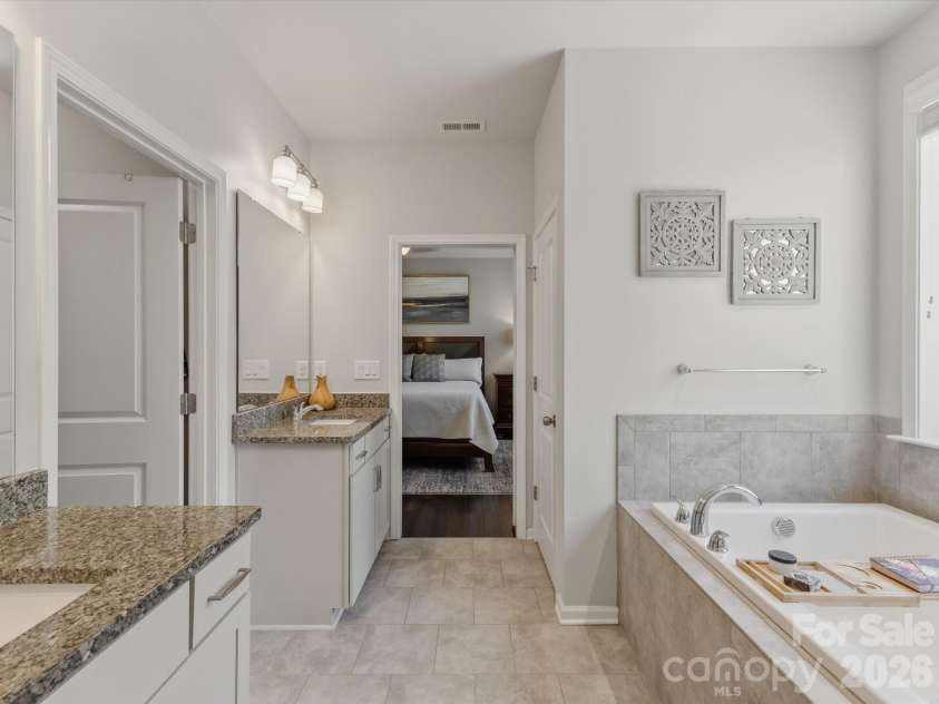 8924 Boling Green Drive, Charlotte, NC 28277.  MLS# CAR4365120, YatesRealty ID 25003. 