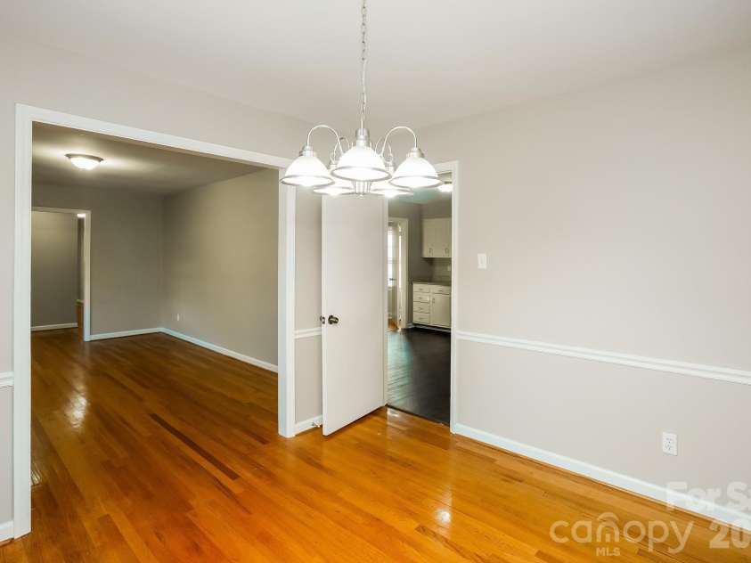 7114 Fox Hunt Road, Charlotte, NC 28212.  MLS# CAR4384150, YatesRealty ID 25004. 