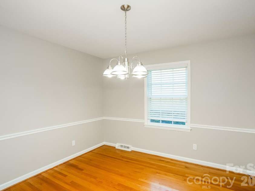 7114 Fox Hunt Road, Charlotte, NC 28212.  MLS# CAR4384150, YatesRealty ID 25004. 