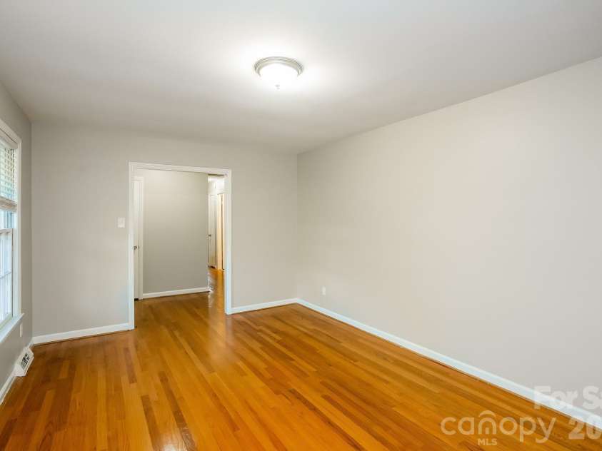 7114 Fox Hunt Road, Charlotte, NC 28212.  MLS# CAR4384150, YatesRealty ID 25004. 