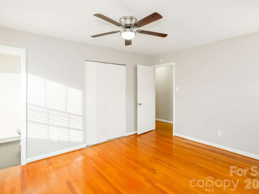 7114 Fox Hunt Road, Charlotte, NC 28212.  MLS# CAR4384150, YatesRealty ID 25004. 