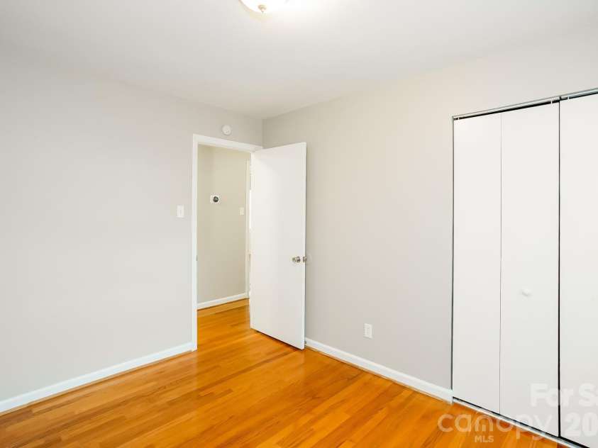 7114 Fox Hunt Road, Charlotte, NC 28212.  MLS# CAR4384150, YatesRealty ID 25004. 