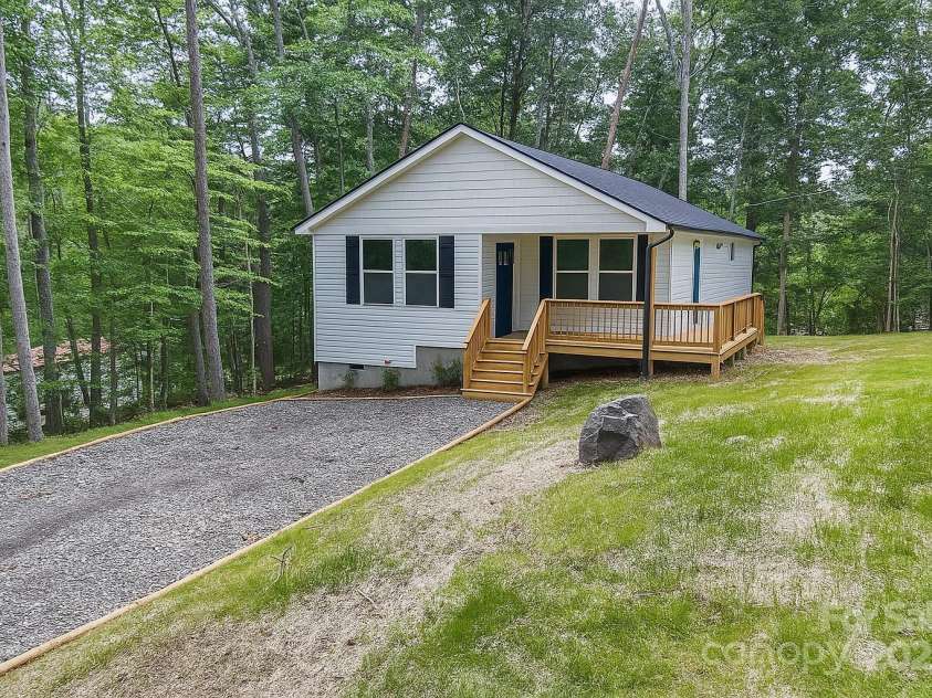 10 Fair Bluff Lane, Candler, NC 28715.  MLS# CAR4312220, YatesRealty ID 25006. 