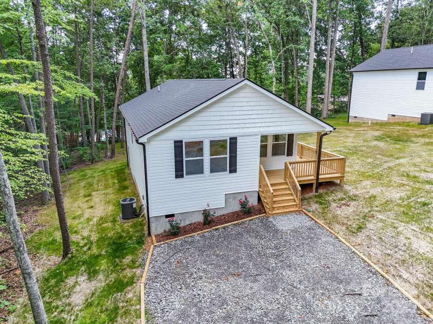 10 Fair Bluff Lane, Candler, NC 28715.  MLS# CAR4312220, YatesRealty ID 25006. 