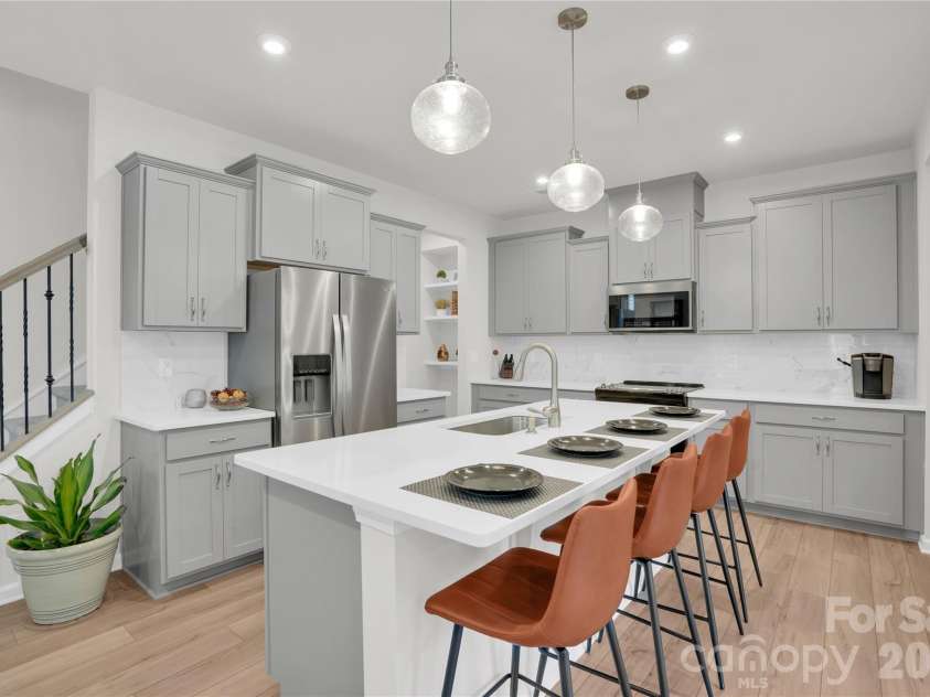 11246 Bartrams Way, Charlotte, NC 28278.  MLS# CAR4298417, YatesRealty ID 25007. 