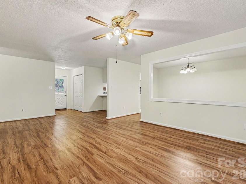 137 Phil Court, Fort Mill, SC 29715.  MLS# CAR4385051, YatesRealty ID 25007. 