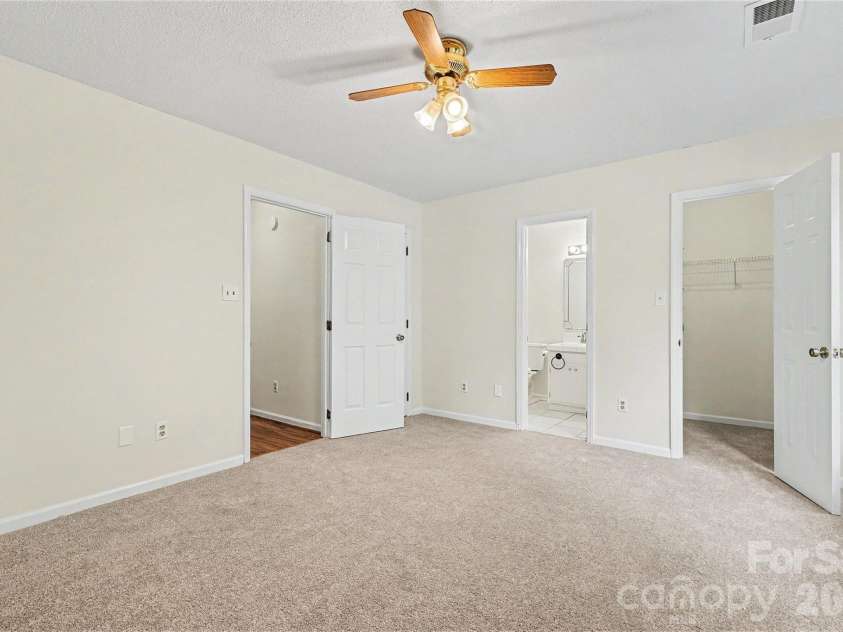 137 Phil Court, Fort Mill, SC 29715.  MLS# CAR4385051, YatesRealty ID 25007. 