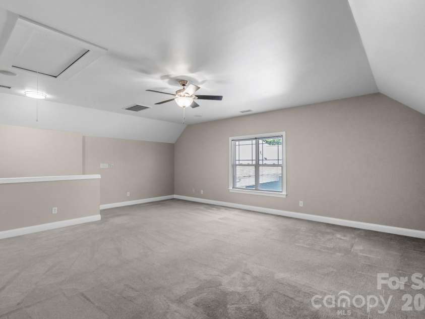 4000 Warwagon Drive, Indian Trail, NC 28079.  MLS# CAR4383365, YatesRealty ID 25008. FROG Flex Space