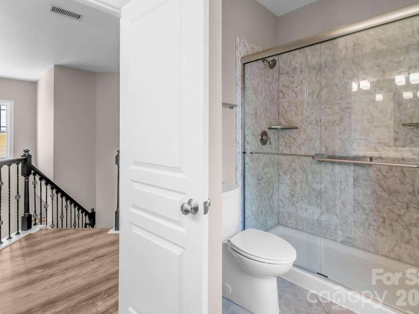 4000 Warwagon Drive, Indian Trail, NC 28079.  MLS# CAR4383365, YatesRealty ID 25008. Hall Bath