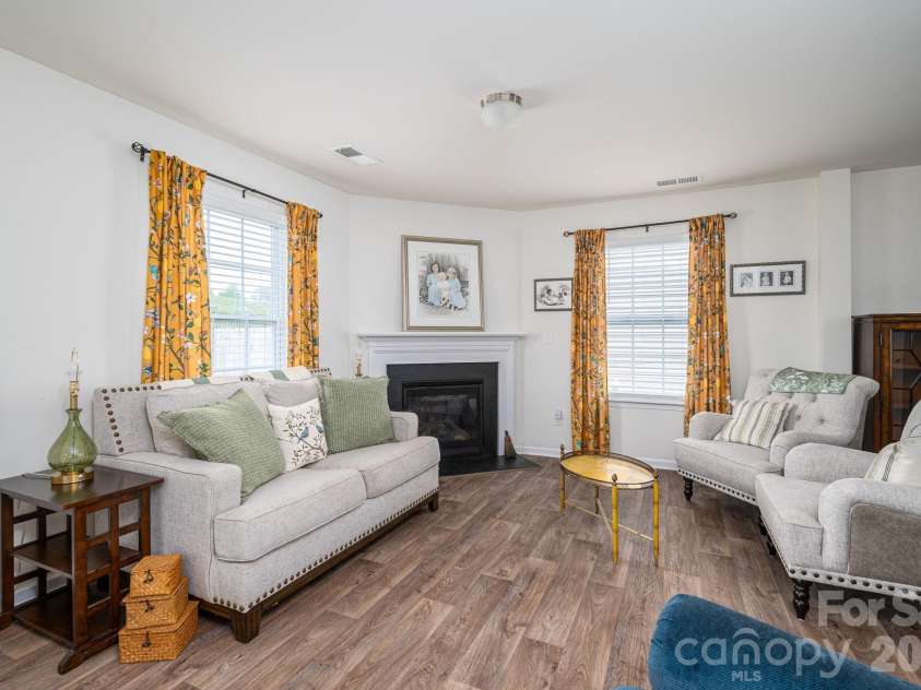 1536 Gaston Mountain Drive, Dallas, NC 28034.  MLS# CAR4385455, YatesRealty ID 25009. Den are great for formal sitting