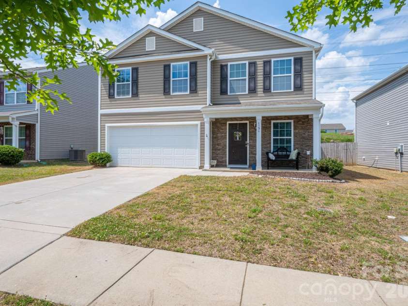 1536 Gaston Mountain Drive, Dallas, NC 28034.  MLS# CAR4385455, YatesRealty ID 25009. Front Yard