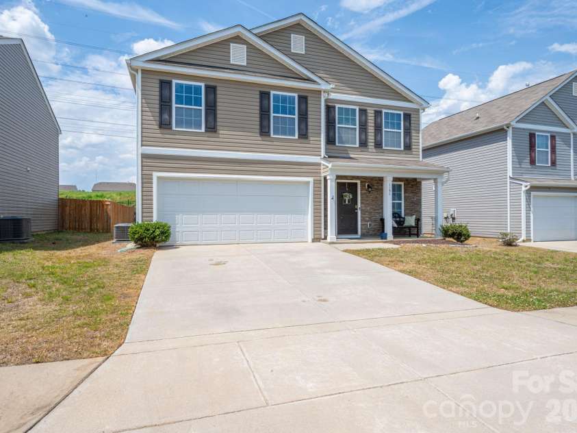 1536 Gaston Mountain Drive, Dallas, NC 28034.  MLS# CAR4385455, YatesRealty ID 25009. Front Yard