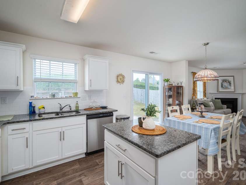 1536 Gaston Mountain Drive, Dallas, NC 28034.  MLS# CAR4385455, YatesRealty ID 25009. Kitchen 