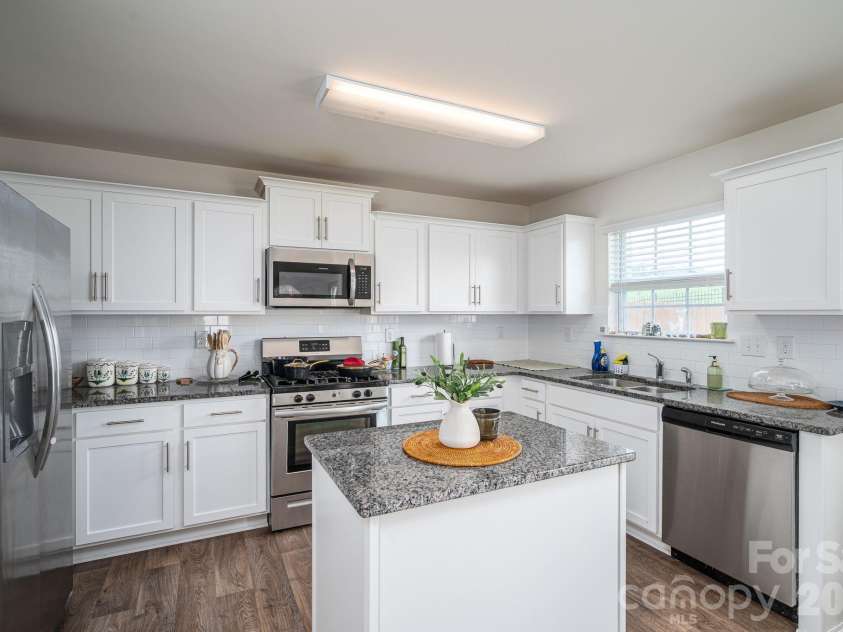 1536 Gaston Mountain Drive, Dallas, NC 28034.  MLS# CAR4385455, YatesRealty ID 25009. Kitchen 