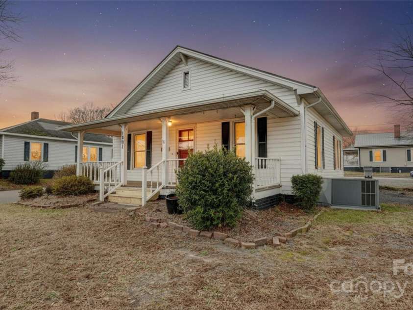1001 Cannon Boulevard, Kannapolis, NC 28083.  MLS# CAR4326796, YatesRealty ID 2501. 
