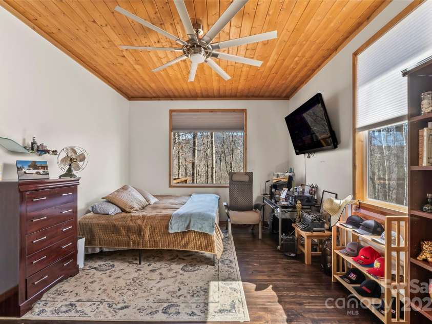 506 Silent Forest Drive, Canton, NC 28716.  MLS# CAR4231418, YatesRealty ID 2501. 