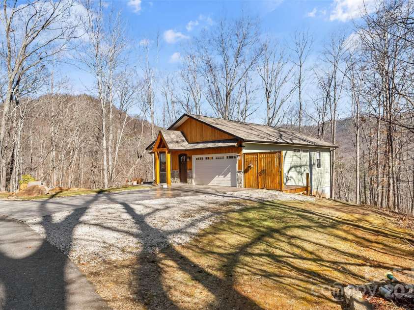 506 Silent Forest Drive, Canton, NC 28716.  MLS# CAR4231418, YatesRealty ID 2501. 