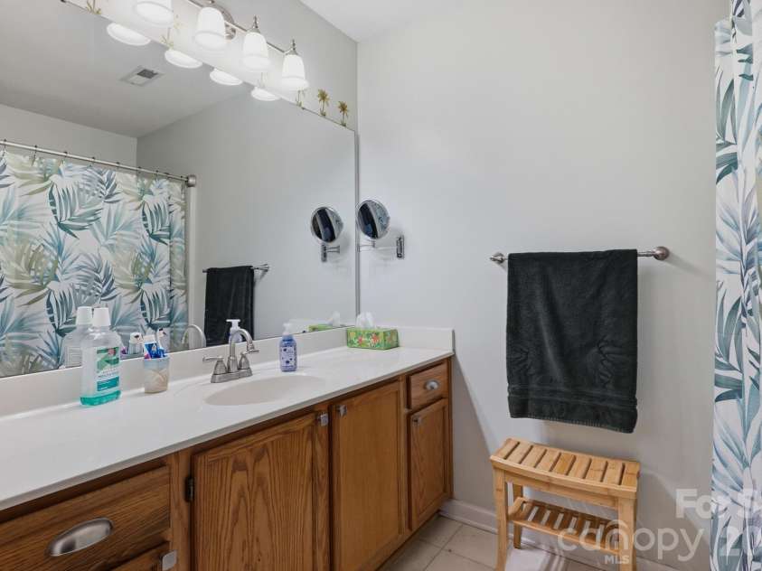 1118 Slate Ridge Road, Matthews, NC 28104.  MLS# CAR4378658, YatesRealty ID 25011. 