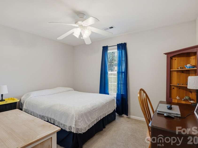 1118 Slate Ridge Road, Matthews, NC 28104.  MLS# CAR4378658, YatesRealty ID 25011. 