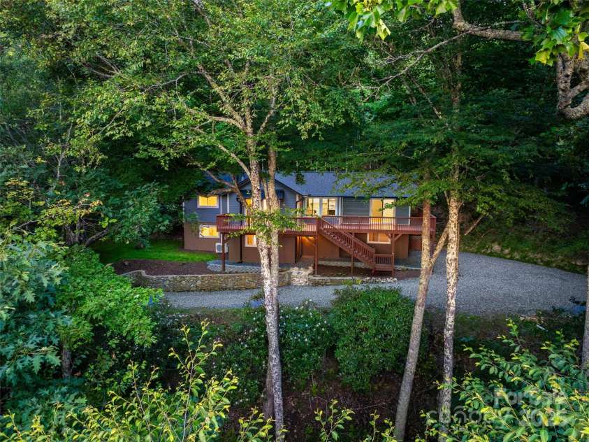 1065 Oak Ridge Lane, Mars Hill, NC 28754.  MLS# CAR4279845, YatesRealty ID 25012. 