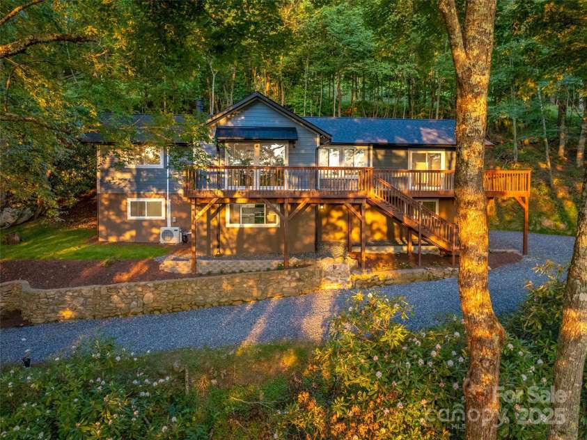 1065 Oak Ridge Lane, Mars Hill, NC 28754.  MLS# CAR4279845, YatesRealty ID 25012. 