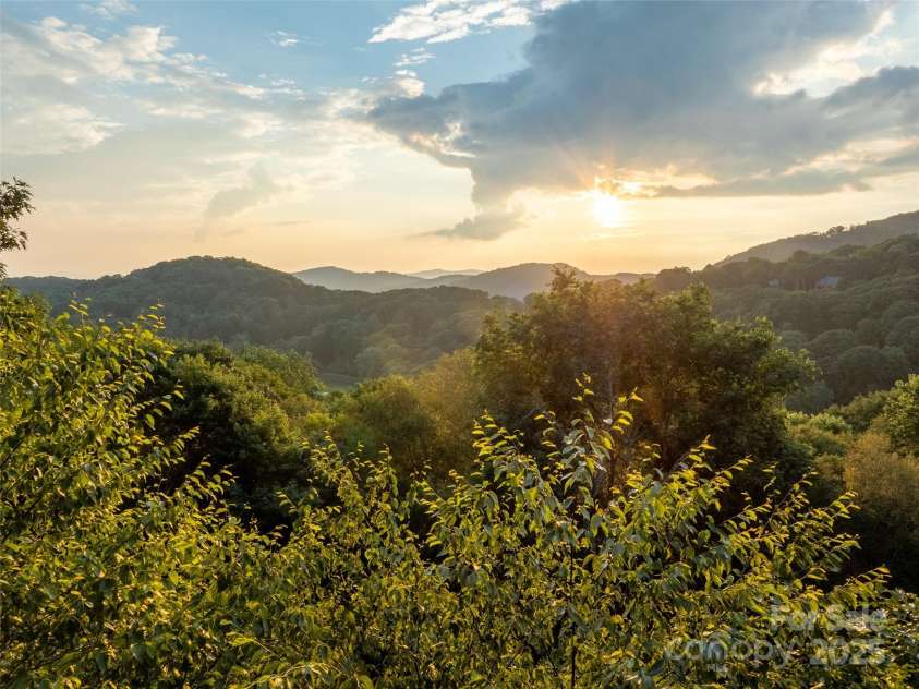 1065 Oak Ridge Lane, Mars Hill, NC 28754.  MLS# CAR4279845, YatesRealty ID 25012. 