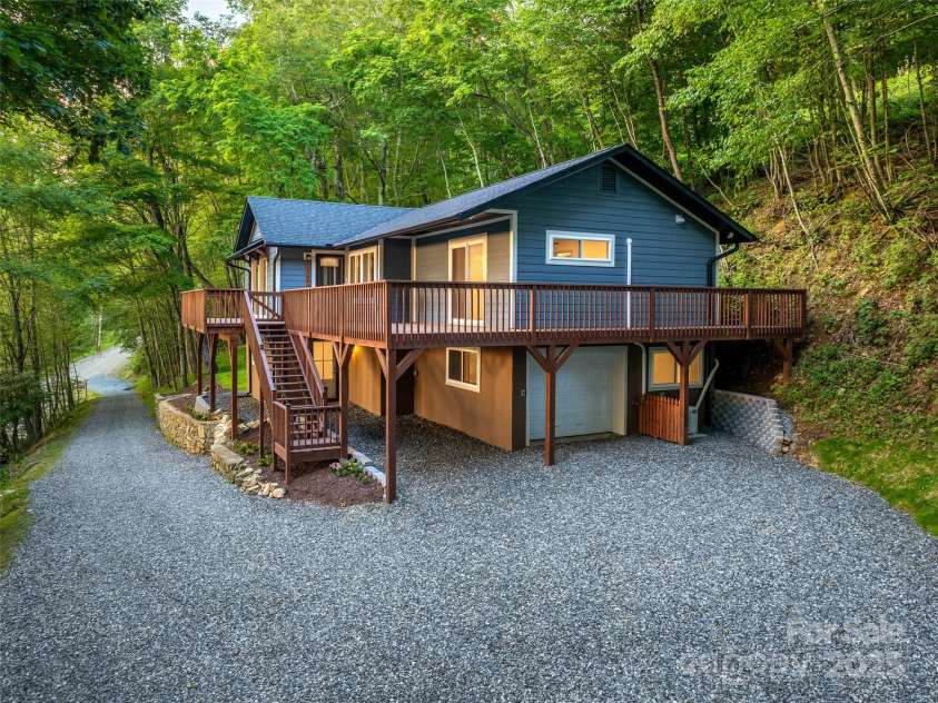 1065 Oak Ridge Lane, Mars Hill, NC 28754.  MLS# CAR4279845, YatesRealty ID 25012. 