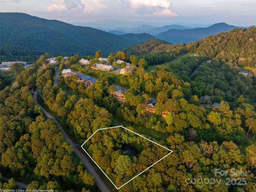 1065 Oak Ridge Lane, Mars Hill, NC 28754.  MLS# CAR4279845, YatesRealty ID 25012. 