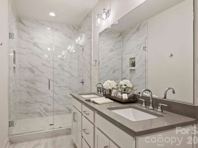 201 Coxe Avenue, Charlotte, NC 28208.  MLS# CAR4381633, YatesRealty ID 25012. Primary Bathroom