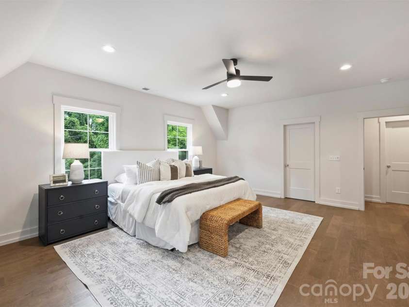 201 Coxe Avenue, Charlotte, NC 28208.  MLS# CAR4381633, YatesRealty ID 25012. Primary Bedroom