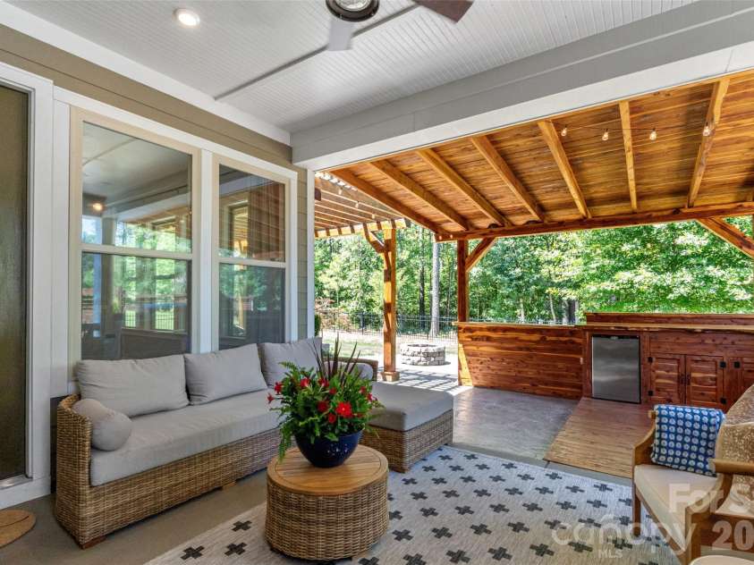 2511 Paddlers Cove Drive, Clover, SC 29710.  MLS# CAR4383712, YatesRealty ID 25013. 