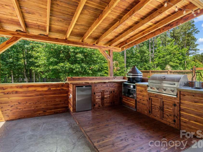 2511 Paddlers Cove Drive, Clover, SC 29710.  MLS# CAR4383712, YatesRealty ID 25013. 