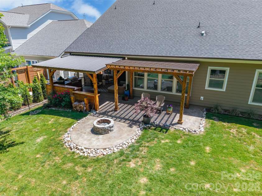 2511 Paddlers Cove Drive, Clover, SC 29710.  MLS# CAR4383712, YatesRealty ID 25013. 