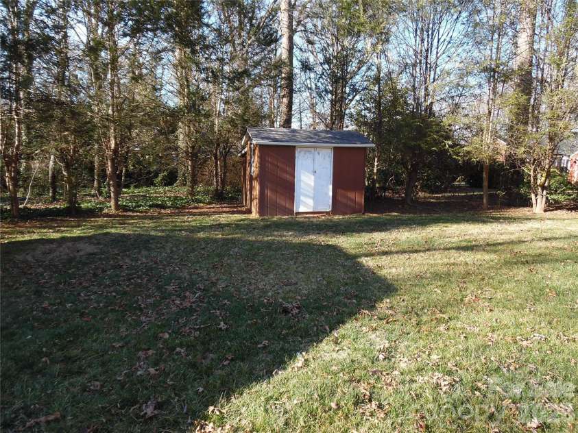 603 1st Avenue Place, Conover, NC 28613.  MLS# CAR4345018, YatesRealty ID 25014. 