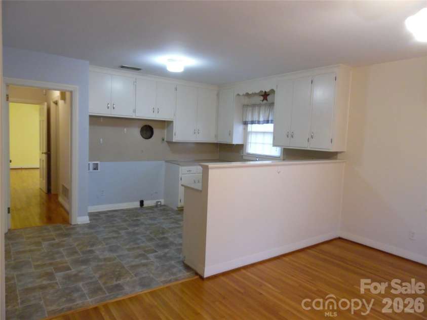 603 1st Avenue Place, Conover, NC 28613.  MLS# CAR4345018, YatesRealty ID 25014. 