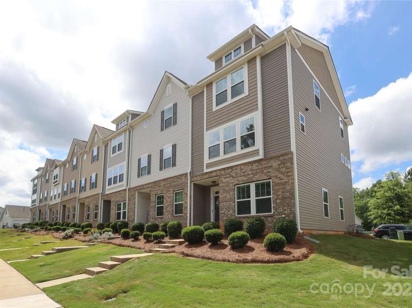 8232 Waxhaw Highway, Waxhaw, NC 29173.  MLS# CAR4238770, YatesRealty ID 25014. 