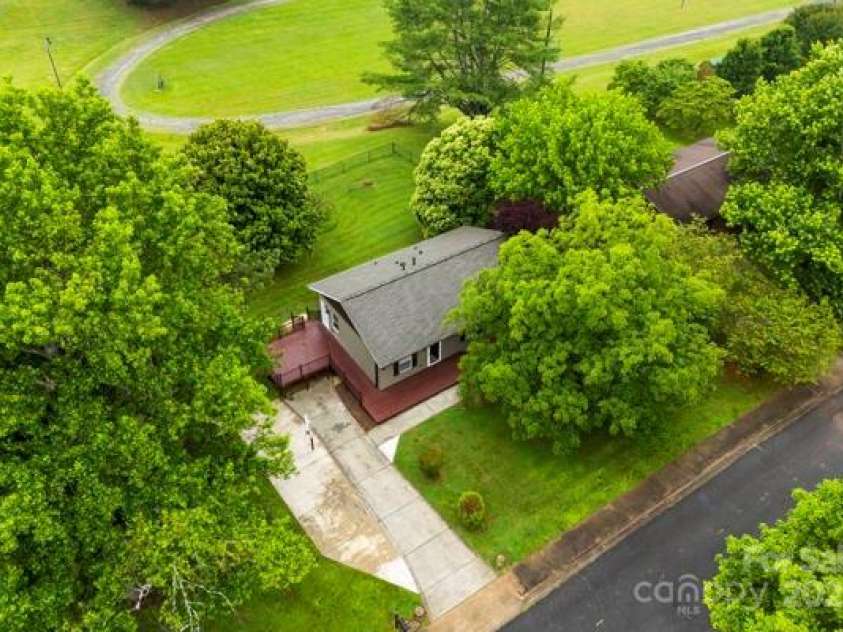 103A Tracy Street, Kings Mountain, NC 28086.  MLS# CAR4263785, YatesRealty ID 25015. 