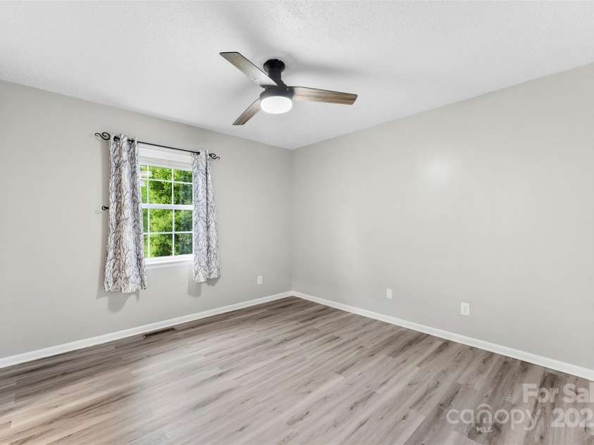 103A Tracy Street, Kings Mountain, NC 28086.  MLS# CAR4263785, YatesRealty ID 25015. 