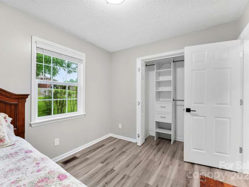 103A Tracy Street, Kings Mountain, NC 28086.  MLS# CAR4263785, YatesRealty ID 25015. 