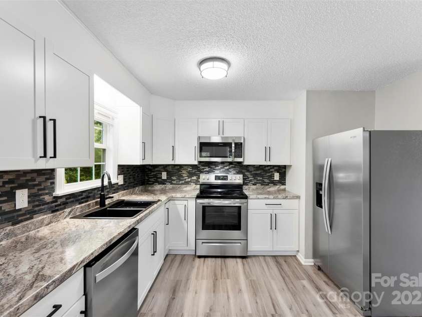 103A Tracy Street, Kings Mountain, NC 28086.  MLS# CAR4263785, YatesRealty ID 25015. All kitchen appliances convey