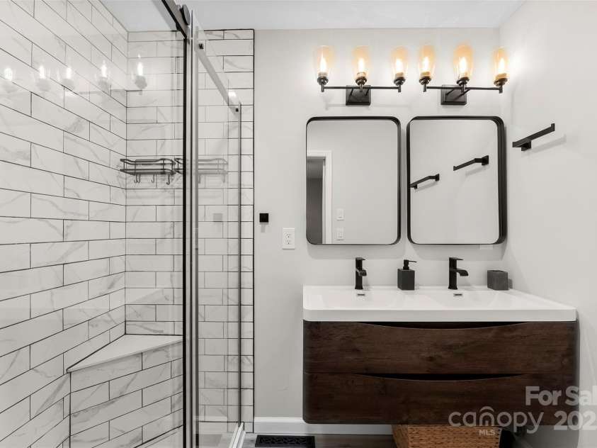 103A Tracy Street, Kings Mountain, NC 28086.  MLS# CAR4263785, YatesRealty ID 25015. Bathroom #2