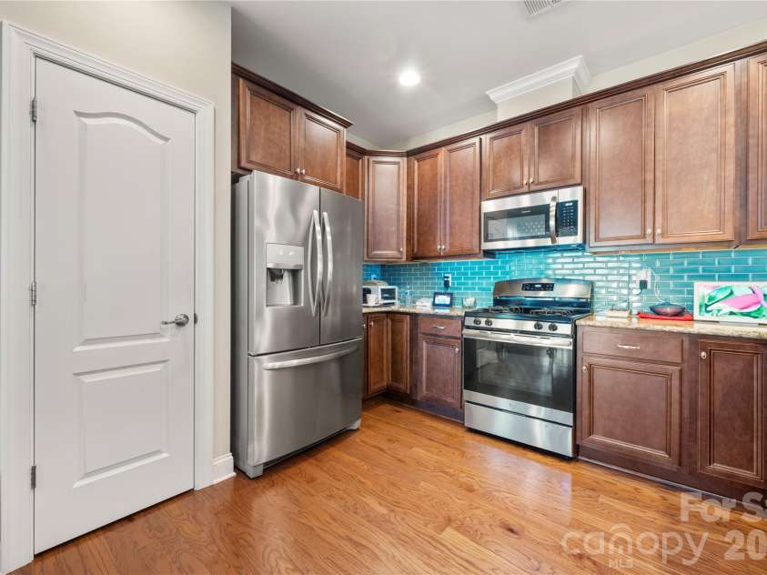 17726 Morehampton Avenue, Cornelius, NC 28031.  MLS# CAR4382566, YatesRealty ID 25015. 