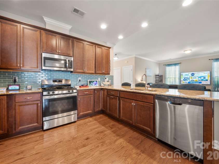 17726 Morehampton Avenue, Cornelius, NC 28031.  MLS# CAR4382566, YatesRealty ID 25015. 
