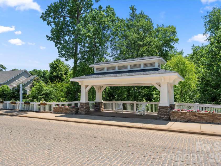 17726 Morehampton Avenue, Cornelius, NC 28031.  MLS# CAR4382566, YatesRealty ID 25015. 