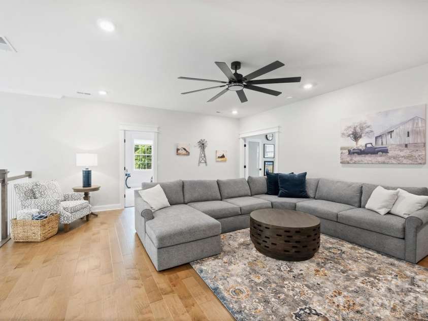12307 Journeys End Trail, Huntersville, NC 28078.  MLS# CAR4377679, YatesRealty ID 25016. Large Loft/Flex Space