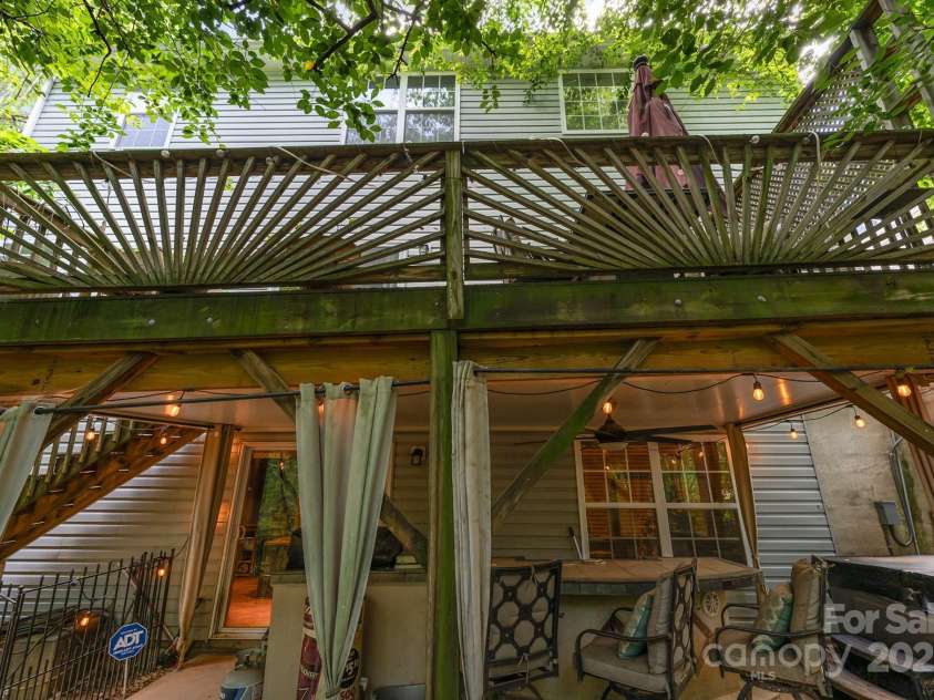 7218 Cascading Pines Drive, Fort Mill, SC 29708.  MLS# CAR4272860, YatesRealty ID 25016. 