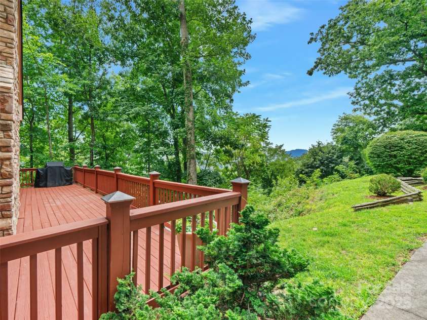 354 Vance Gap Road, Asheville, NC 28804.  MLS# CAR4172089, YatesRealty ID 25017. 